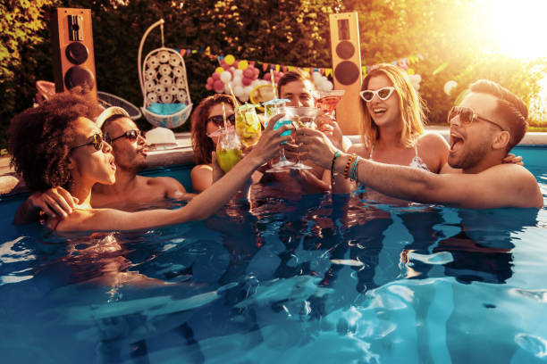 Confira algumas dicas para arrasar na organização de uma pool party