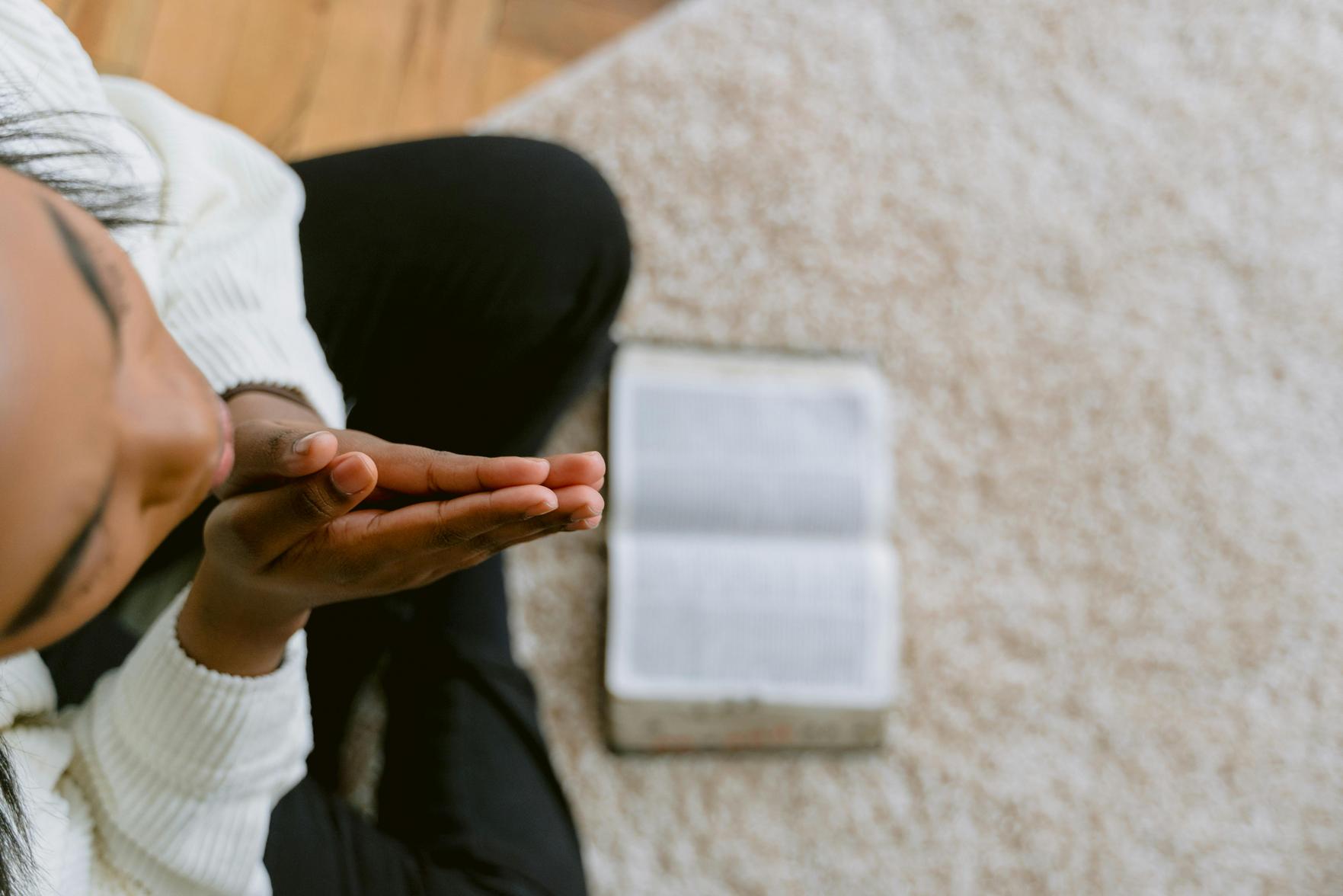 A Influência dos Signos do Zodíaco na Espiritualidade Cristã: Encontrando Conexões entre Fé e Astrologia
